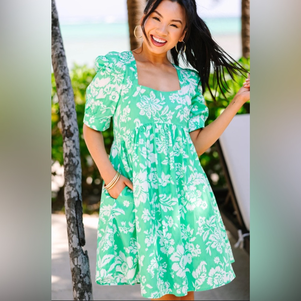 Women’s Floral Puff-Sleeve Midi Dress in Mint Green - Picture 7 of 9
